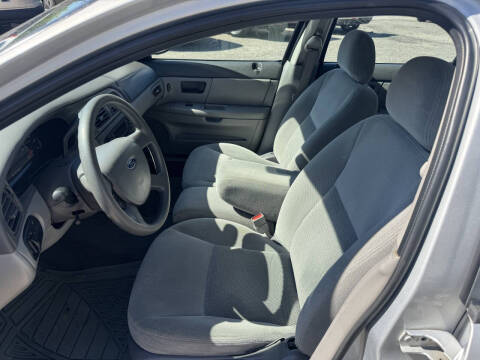 2004 Ford Taurus SES