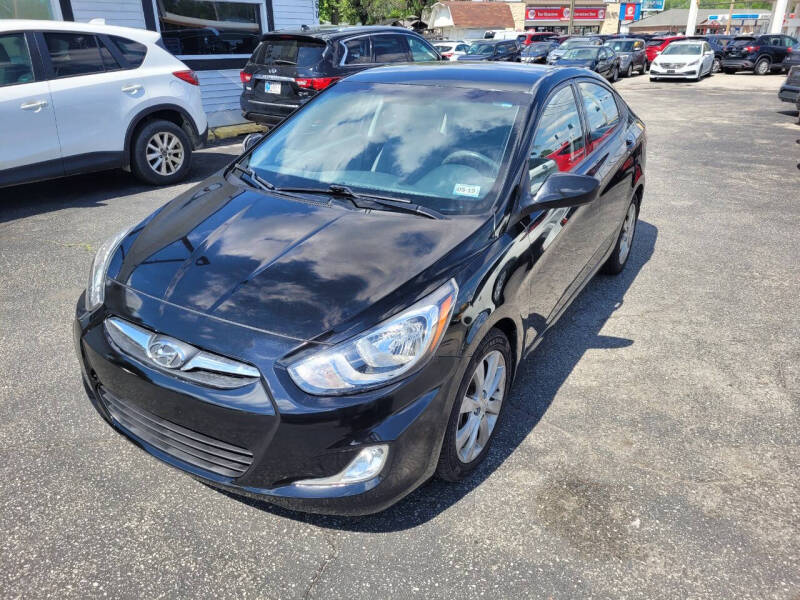 2013 Hyundai Accent GLS