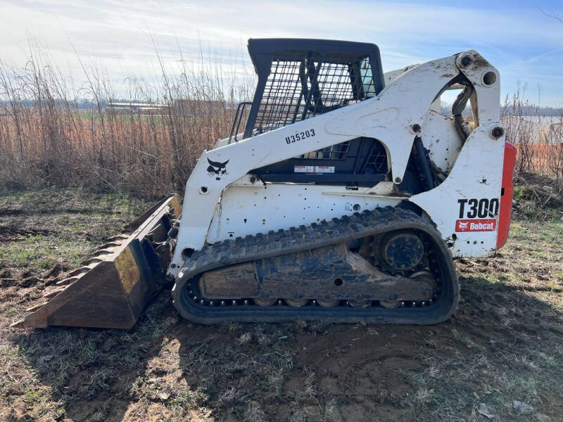 2009 Bobcat T300 for sale at Classics Truck and Equipment Sales in Cadiz KY