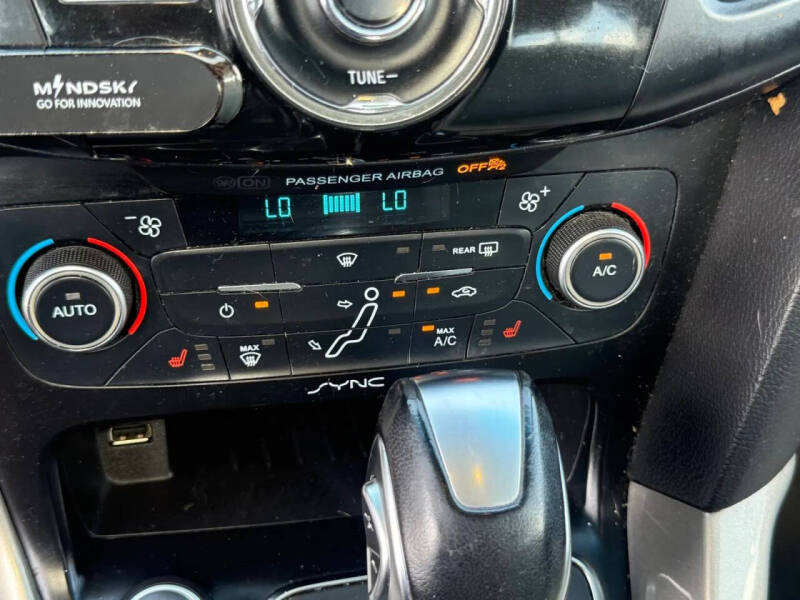 2017 Ford Focus Titanium