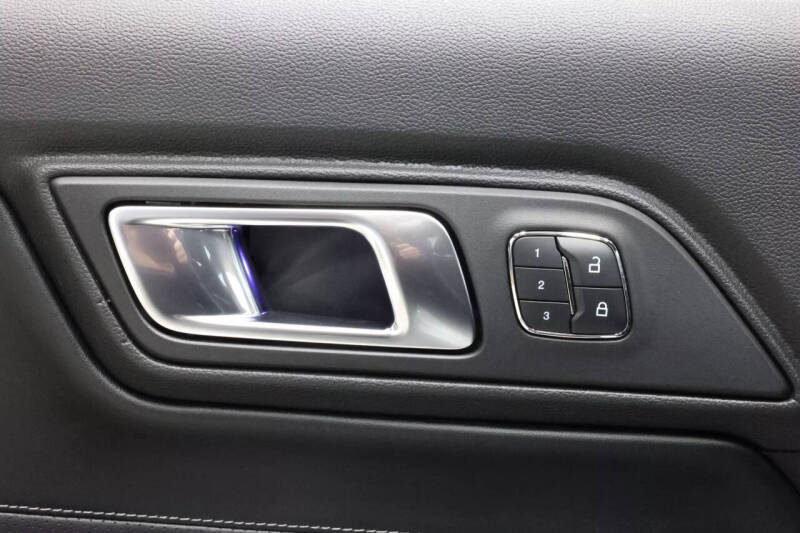 2022 Ford Mustang Mach 1