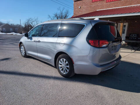 2017 Chrysler Pacifica Touring Plus