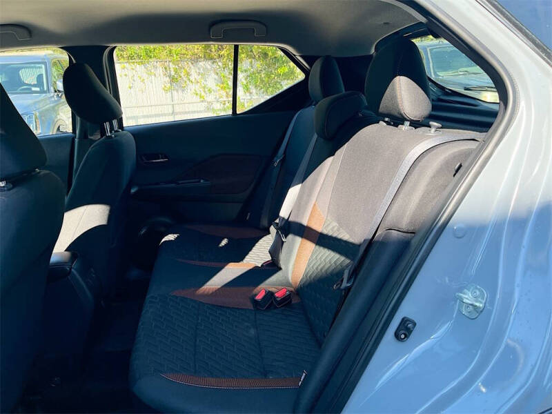 2021 Nissan Kicks SR