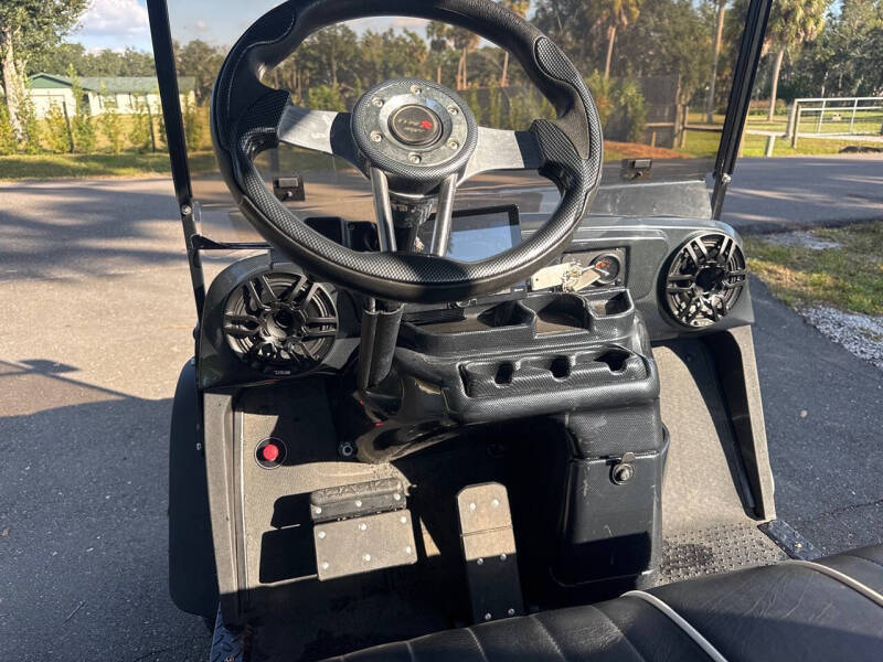 2015 E-Z-GO Express S4