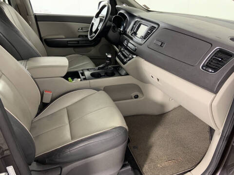 2017 Kia Sedona LX