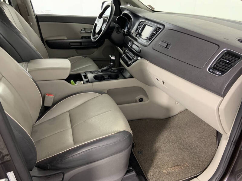 2017 Kia Sedona LX