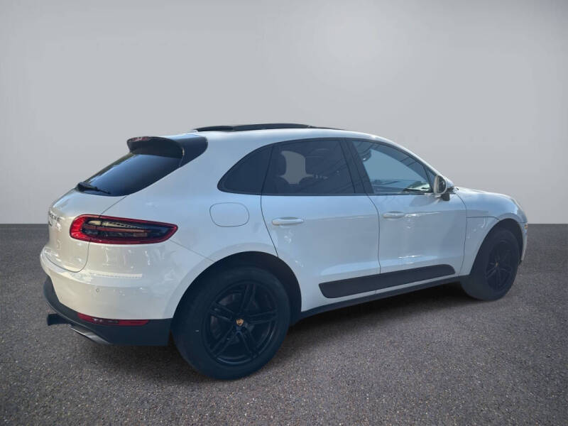 2017 Porsche Macan