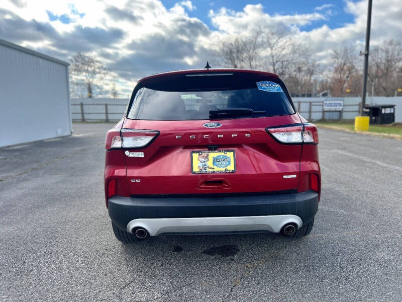 2020 Ford Escape SE