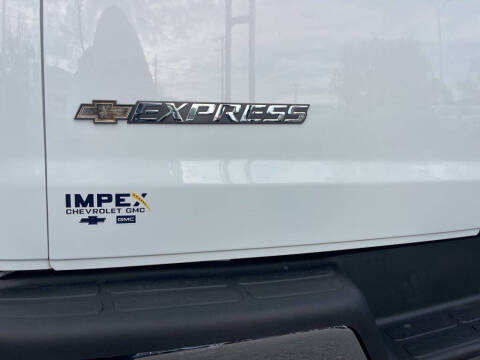 2023 Chevrolet Express 2500