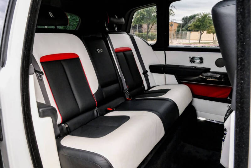 2022 Rolls-Royce Black Badge Cullinan