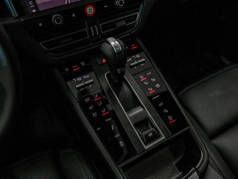 2024 Porsche Macan S