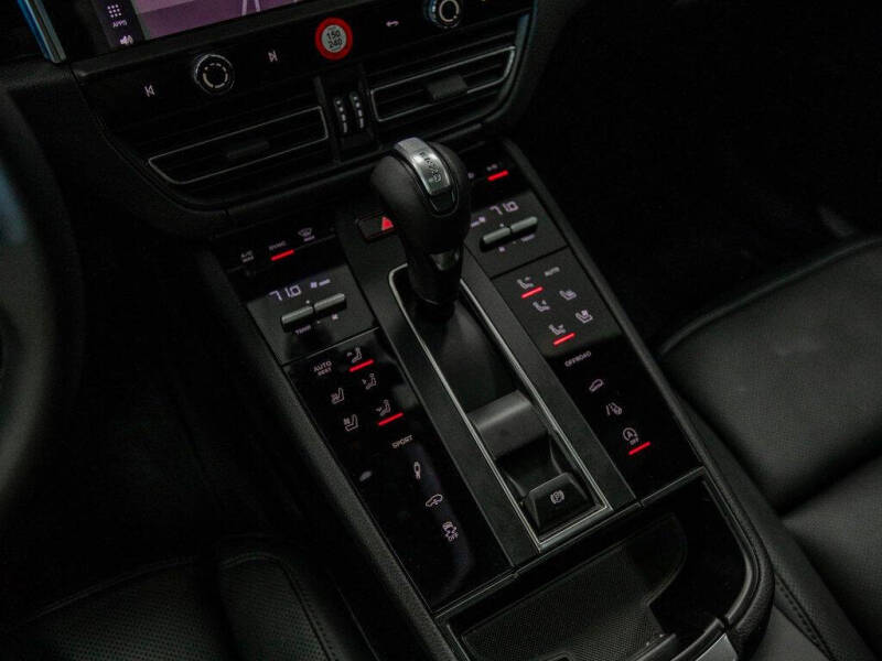 2024 Porsche Macan S