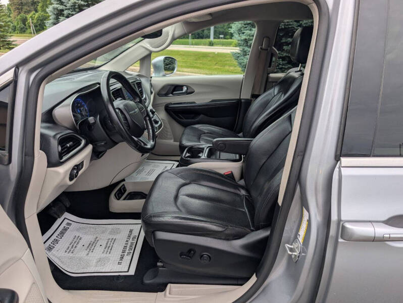 2020 Chrysler Pacifica Touring L