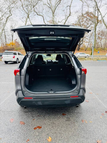 2023 Toyota RAV4 Hybrid LE