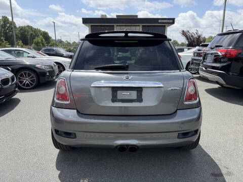 2010 MINI Cooper John Cooper Works