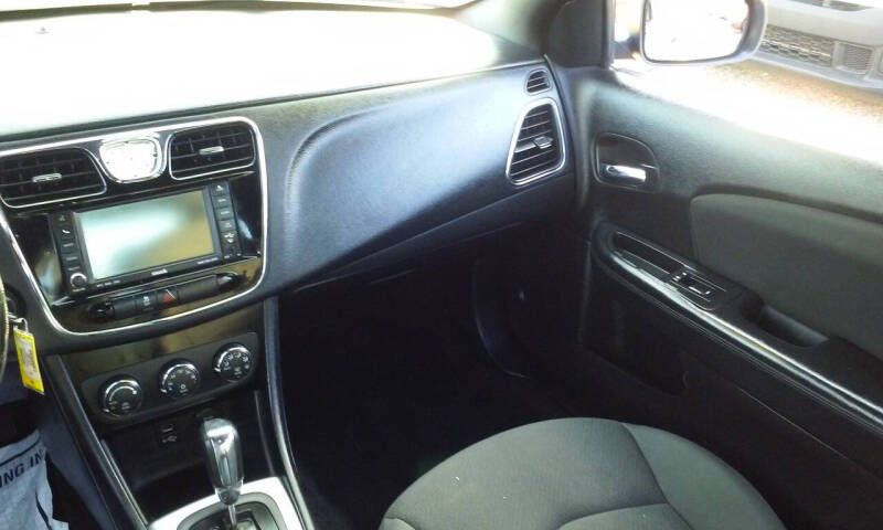 2011 Chrysler 200 Touring