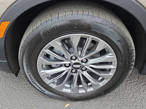 2025 Cadillac XT4 Premium Luxury