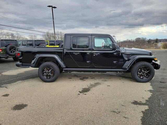 2023 Jeep Gladiator Freedom