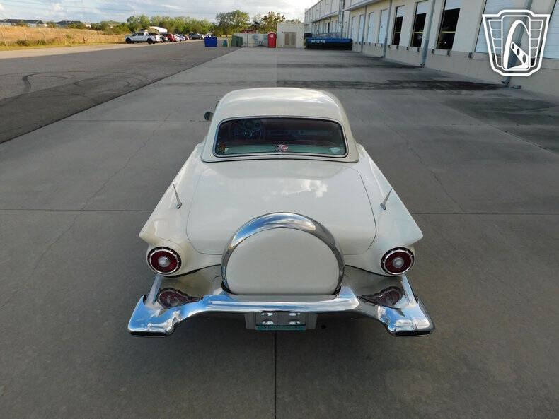 1957 Ford Thunderbird