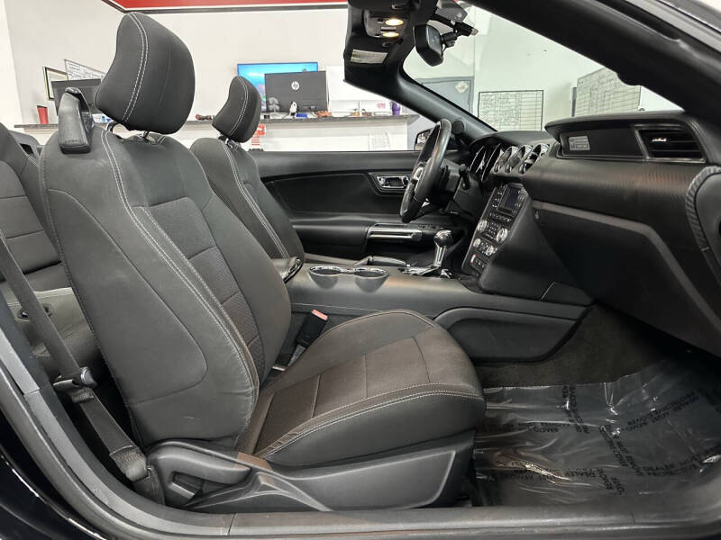 2016 Ford Mustang V6