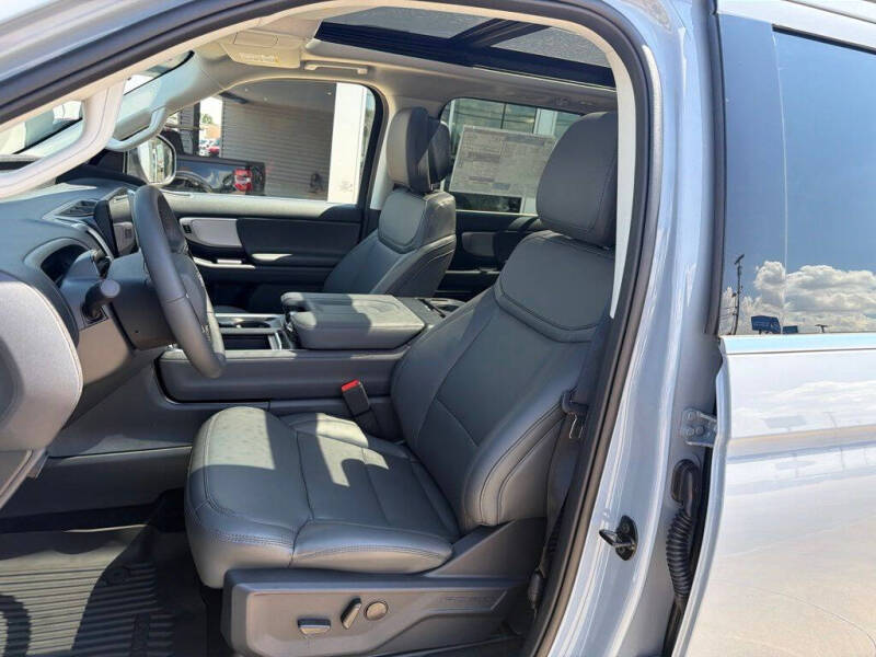 2027 Ford Expedition MAX Active