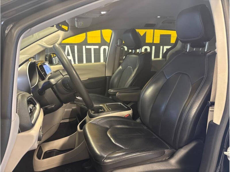 2022 Chrysler Pacifica Hybrid Touring L