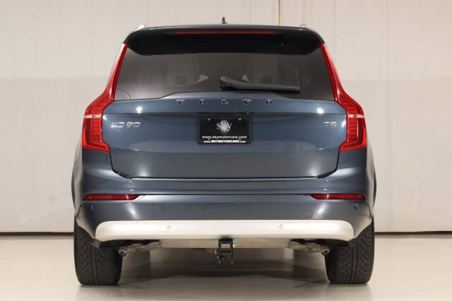 2022 Volvo XC90 T5 Momentum