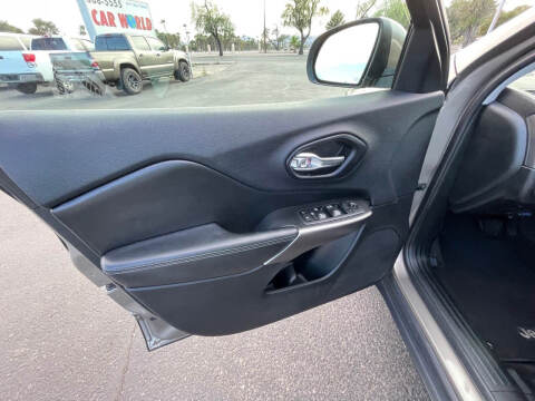 2019 Jeep Cherokee Latitude