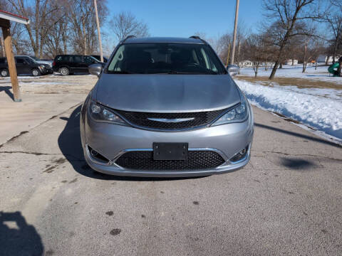 2017 Chrysler Pacifica Touring Plus