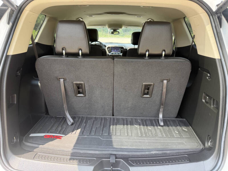 2023 GMC Acadia Denali