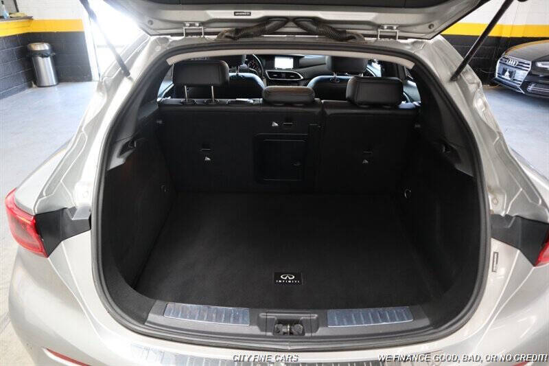 2019 Infiniti QX30 Essential