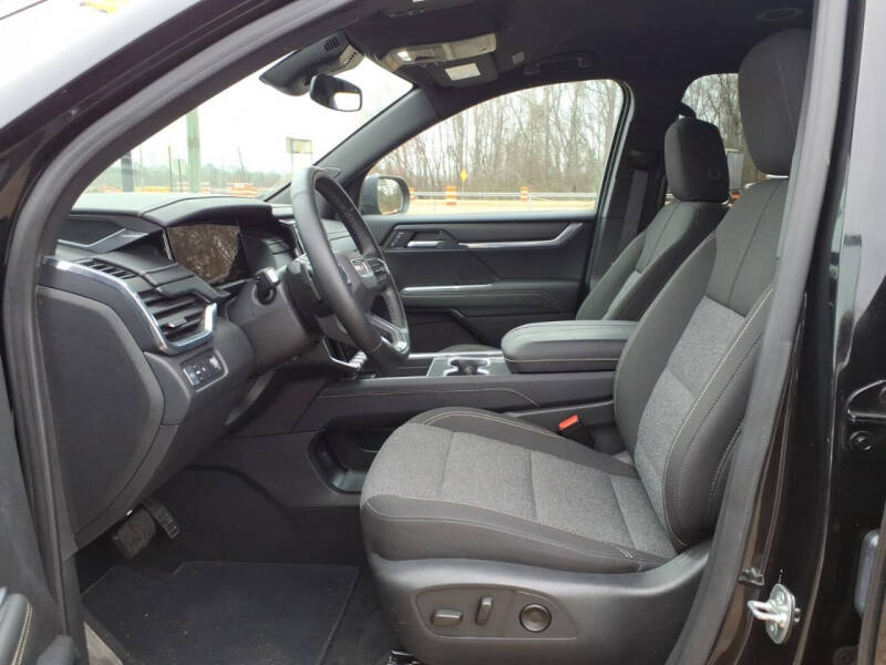 2025 GMC Acadia Elevation