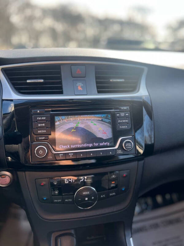 2018 Nissan Sentra SV photo 16