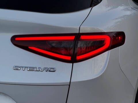 2018 Alfa Romeo Stelvio Ti