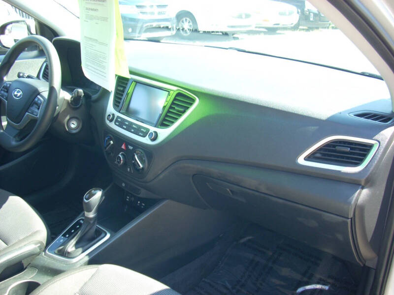 2022 Hyundai Accent SE