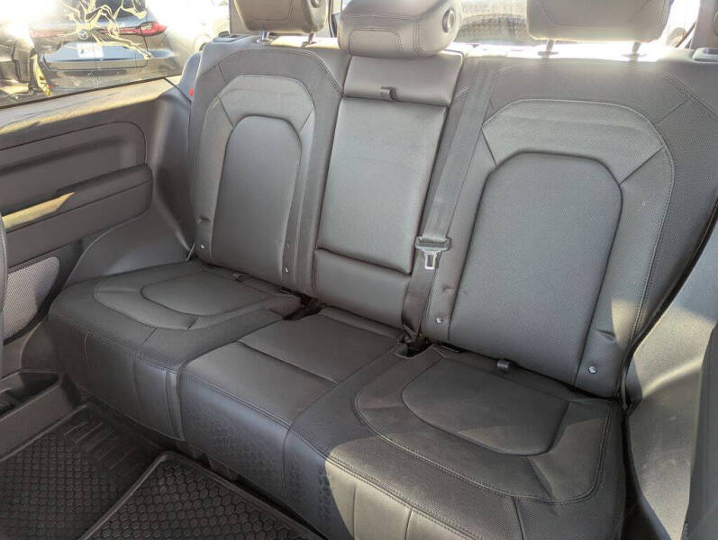 2024 Land Rover Defender 90 P400 X-Dynamic SE