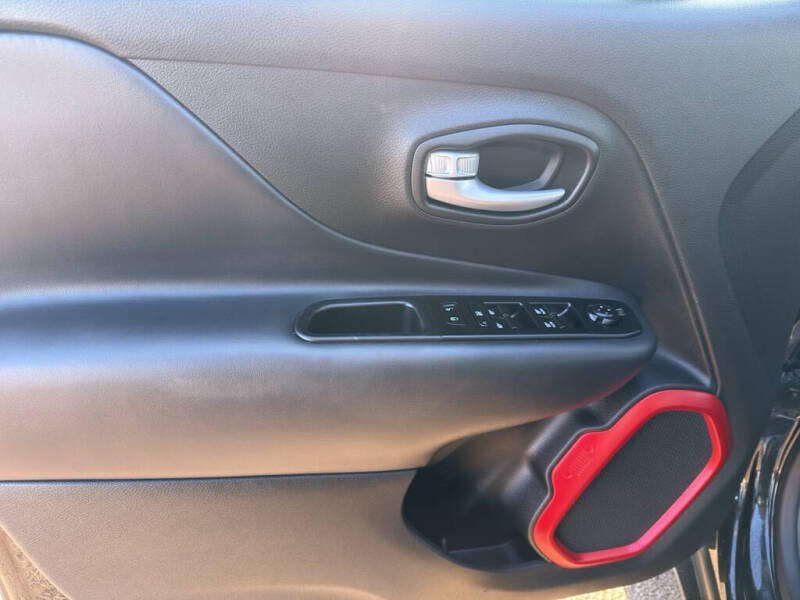 2023 Jeep Renegade Trailhawk