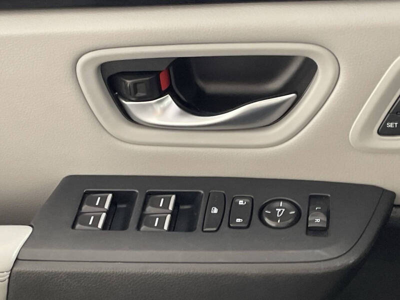 2024 Honda Pilot EX-L w/Rear Captain's Chairs