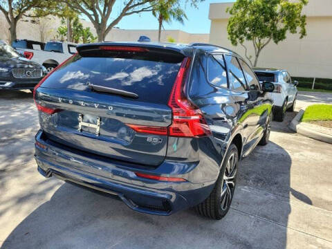 2024 Volvo XC60 B5 Plus Dark Theme