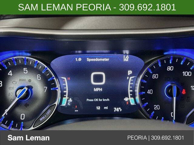 2027 Chrysler Pacifica Select