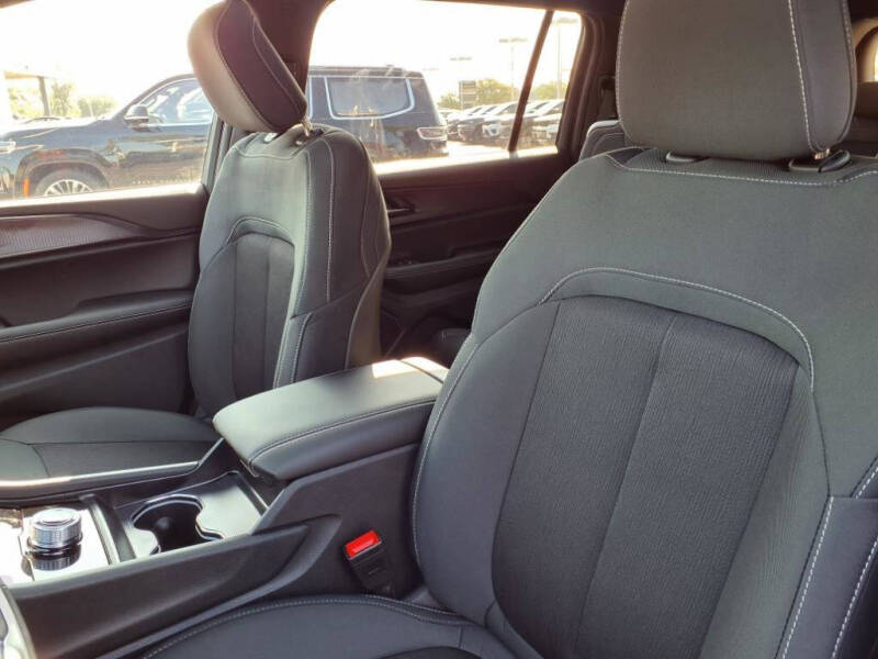 2025 Jeep Grand Cherokee L Laredo X