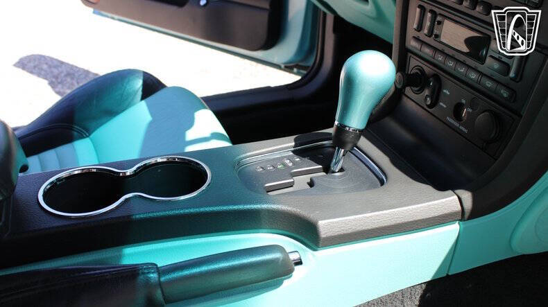 2002 Ford Thunderbird Deluxe