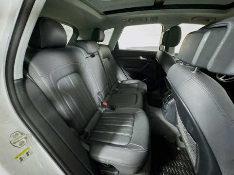 2022 Audi Q5 quattro Premium 40 TFSI