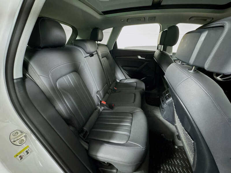 2022 Audi Q5 quattro Premium 40 TFSI