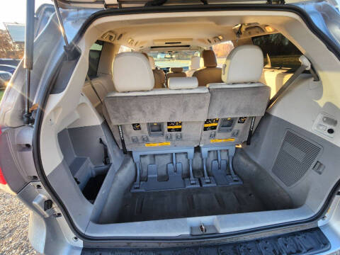 2012 Toyota Sienna XLE 8-Passenger