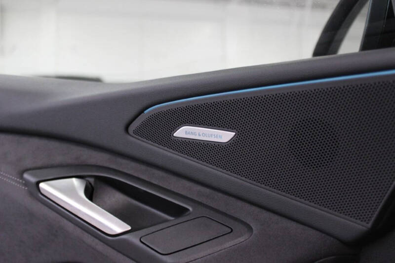 2025 Audi SQ6 e-tron quattro Premium Plus