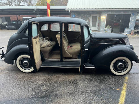 1937 Ford Deluxe