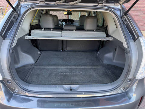 2013 Toyota Prius v Five