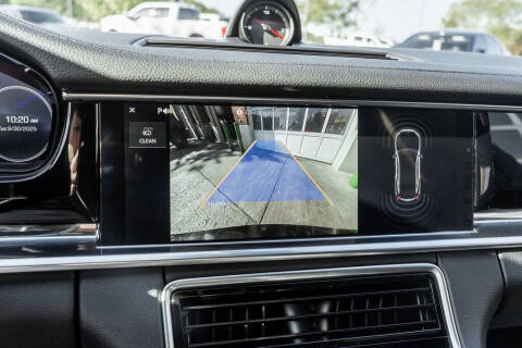 2018 Porsche Panamera 4