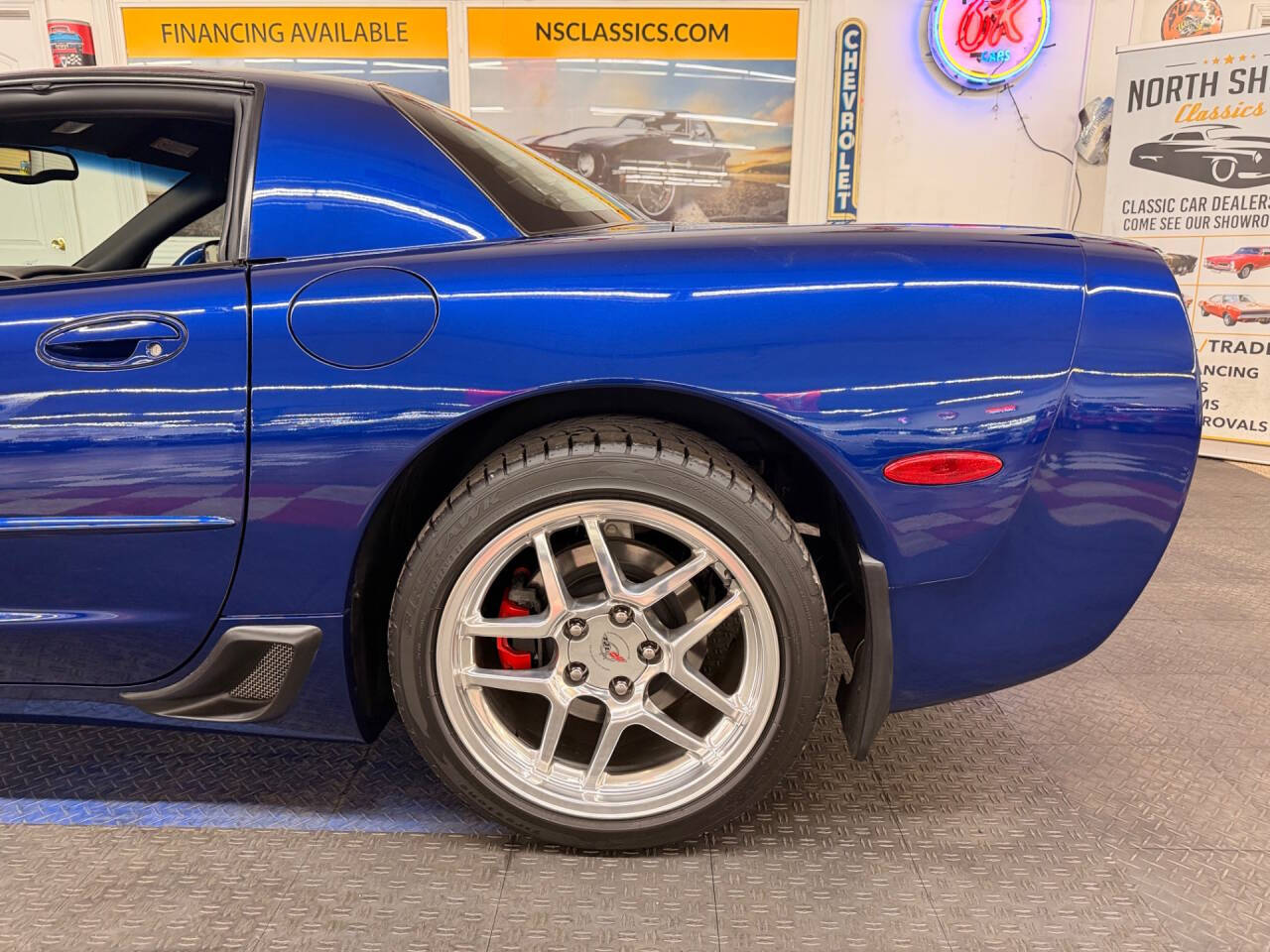 2004 Chevrolet Corvette 21